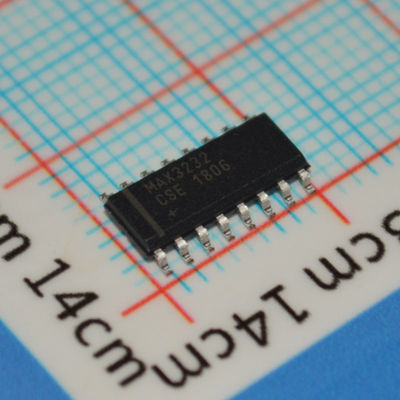 MAX3232CSE 3В-5.5В приемопередатчик RS-232 250 кбит/с 2Tx/2Rx ±15кВ защита от электростатического разряда (ESD) 0,1 мкА отключение SOIC-16 -40°C до +85°C