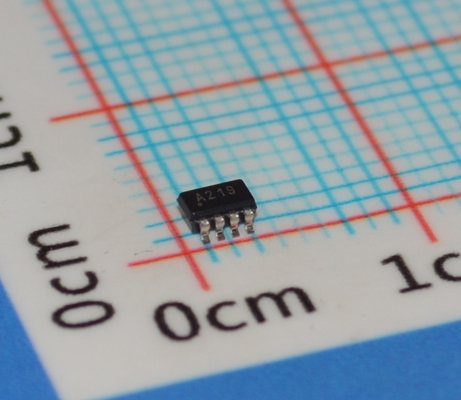 INA219AIDCNR высокоточный монитор тока/мощности с интерфейсом I2C 0,1% точность диапазон 26V, низкий офсет двунаправленный датчик крошечный пакет SOT-23 программируемая калибровка и предупреждения