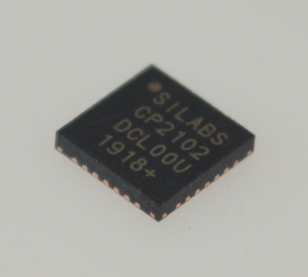 CP2102-GMR USB-UART мост на одном чипе, интегрированный USB и кварцевый резонатор, скорость передачи данных от 9600 бит/с до 2 Мбит/с, буфер 512 байт, полный GPIO, компактный QFN, драйверы без лицензионных отчислений