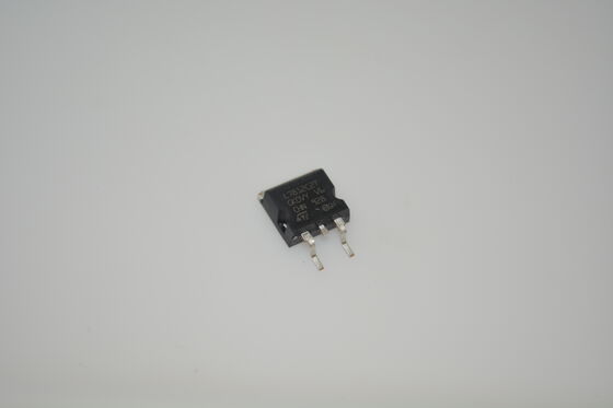 L7812CD2T 12В 1А Линейный стабилизатор напряжения с фиксированным выходом, защита от перегрева, защита от короткого замыкания, ограничение тока, корпус TO-263, для локального регулирования питания