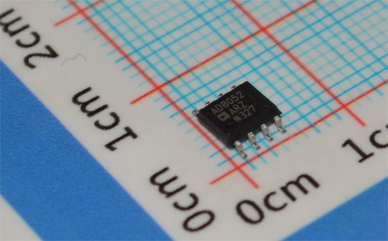 AD8052AR: Сдвоенный операционный усилитель 300 МГц, скорость нарастания 140 В/мкс, шум 4,5 нВ/√Гц, питание ±5 В to ±15 В, SOIC-8, от -40°C до +85°C