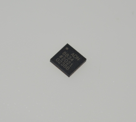 ADN8834ACPZ-R7 3A TEC Контроллер ±2.5°C Стабильность 2.7-5.5В Питание I2C Интерфейс LFCSP-32 -40°C до +85°C