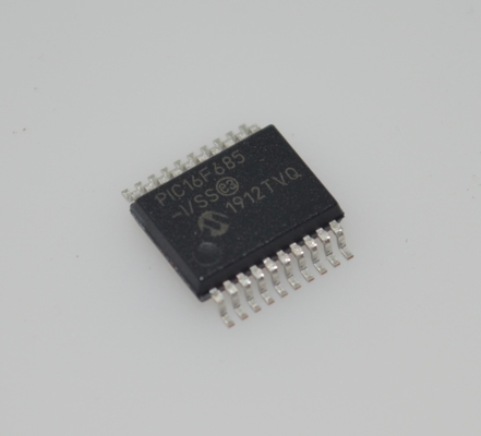 PIC16F685-I/SS 8-битный Флэш MCU 20MHz Скорость 3.5KB Память 256B EEPROM 12x10-битный ADC 25 I/O Pins Широкий диапазон 2,0-5,5V Промышленный -40°C до +85°C SSOP-20 Пакет для встроенного управления