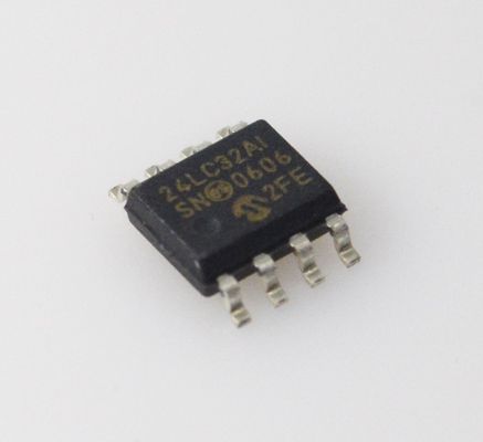 24LC32A-I/SN 32K I2C EEPROM, скорость 400 кГц, 1M циклов записи, диапазон 2.5-5.5 В, страница 64 байта, промышленный класс, низкое энергопотребление, соответствие RoHS, компактный корпус SOIC-8