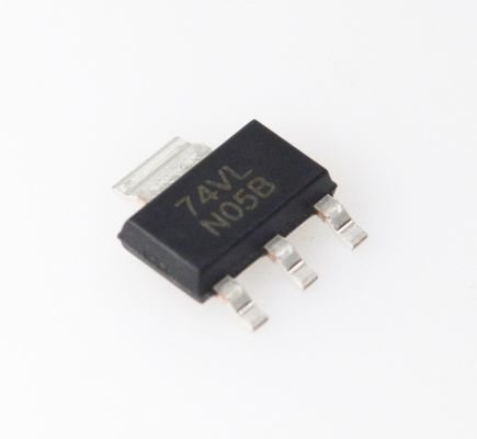 LM1117IMPX-3.3 3.3V Фиксированный выход 800mA LDO регулятор Низкий отказ (1.2V) Высокая точность (±2%) Тепловая и токовая защита SOT-223 Пакет Стабильный с керамическими конденсаторами