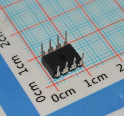 AD820AN Операционный усилитель 5 МГц полоса пропускания 16 В/мкс скорость нарастания Одно/Двухполярное питание Низкий ток 1,8 мА Rail-to-Rail выход -40°C~125°C 8-выводный DIP/SOIC промышленный класс