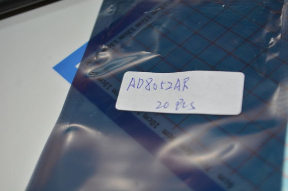 AD8052AR Высокоскоростной 300 МГц операционный усилитель, низкий уровень шума 4,5 нВ/√Гц, работа от 5 В, выход Rail-to-Rail, низкие искажения и выходной ток 160 мА для видео/буферов АЦП