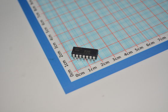 IR2110PBF Драйвер верхнего/нижнего плеча с напряжением 600 В, пиковый выходной ток 2,5 А, питание 10 В - 20 В, переключение 120 нс, защита от пониженного напряжения и компактный корпус PDIP