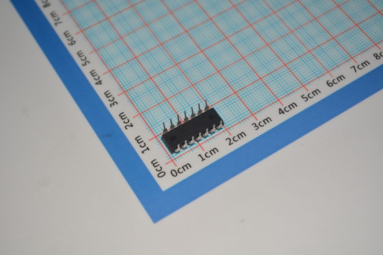 IR2110PBF Драйвер верхнего/нижнего плеча с напряжением 600 В, пиковый выходной ток 2,5 А, питание 10 В - 20 В, переключение 120 нс, защита от пониженного напряжения и компактный корпус PDIP
