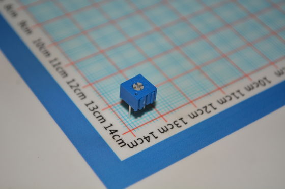 3362P-1-102LF Тримпот 1kΩ 10-оборотный точный потенциометр ±10% Толерантность через отверстие Монтаж Сермет элемент Надежная регулируемость Идеально подходит для калибровки и настройки цепей