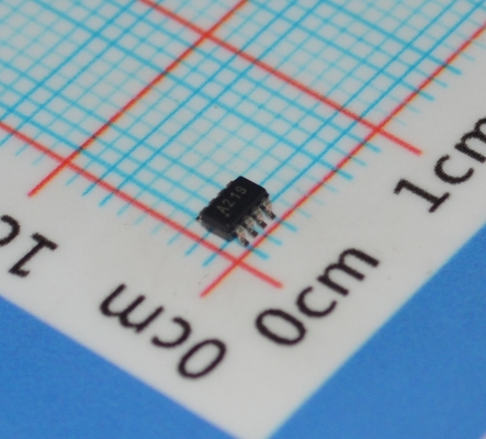 INA219AIDCNR высокоточный монитор тока/мощности с интерфейсом I2C 0,1% точность диапазон 26V, низкий офсет двунаправленный датчик крошечный пакет SOT-23 программируемая калибровка и предупреждения