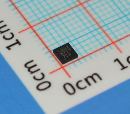 LTC3454EDD#PBF Высокоэффективный конвертер Buck-Boost 1.5A с входом 2,7-5,5В 92% Пиковая эффективность I2C Управление Низкий шум 2,5μA Выключение и крошечный пакет DFN 3 мм х 3 мм