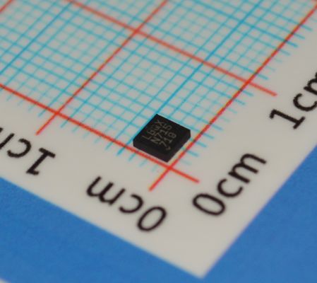 LTC3454EDD#PBF Высокоэффективный конвертер Buck-Boost 1.5A с входом 2,7-5,5В 92% Пиковая эффективность I2C Управление Низкий шум 2,5μA Выключение и крошечный пакет DFN 3 мм х 3 мм