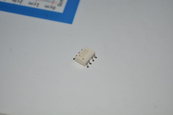 Высокоскоростной драйвер затвора IGBT/MOSFET TLP350H со скоростью 1 Мбит/с, выходом 0,7 А/0,5 А, устойчивостью к импульсам 15 кВ/мкс, порогом 5 мА, изоляцией 5000 В (среднеквадратичное значение), совместимый с КМОП, в компактном корпусе SO6