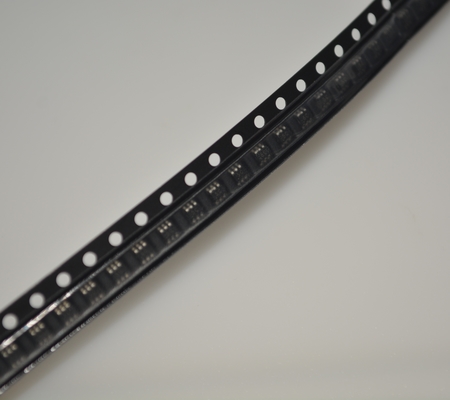 SMF05C.TCT 5-канальный ESD-защитный массив с низкой емкостью IEC 61000-4-2 Соответствие 5V Оценка Ультра-маленький пакет и пространство-сберегающий дизайн для защиты высокоскоростной линии передачи данных