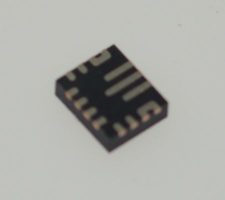 TPS63070RNMR повышающе-понижающий преобразователь 2,5-12 В вход, 2 А переключение, эффективность 96%, 1,8-5,5 В регулируемый выход, режим энергосбережения, 25 мкА ток покоя, принудительный ШИМ, корпус QFN 3x3 мм