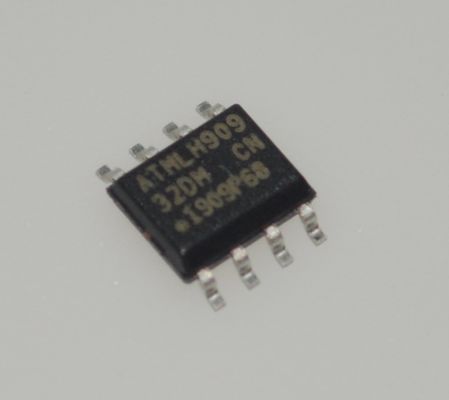 AT24C32D-SSHM-T 32 Кбит последовательная EEPROM I2C, 1,7 В - 5,5 В, широкий диапазон напряжений, скорость 1 МГц, 32-байтовая страница, аппаратная защита от записи, 1 млн циклов записи, срок хранения 100 лет, SOIC-8, промышленный температурный диапазон