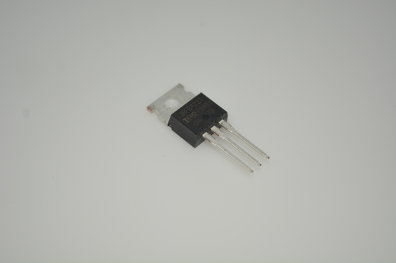 IRFB4227PBF 200V/195A MOSFET с ультранизким 4.5mΩ Rds ((on) TO-220 Пакет Логический уровень привода Лавины Оцененный быстрый переключатель Высокая эффективность Устойчивый дизайн для систем управления и питания двигателей