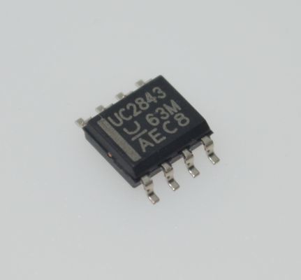 UC2843D8TR Контроллер PWM текущего режима с работой 500 кГц 8.4V/7.9V UVLO 50mA Тотем-полевой выход Внутренний обрезный диапазон низкого запуска и рабочего тока в SOIC-8