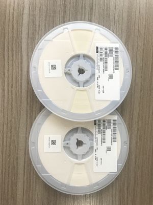 Крошечная 2,7pF 0402 MLCC Высокое напряжение 50V C0G/NP0 Стабильность высокая Q низкая потеря безгалогенная лента и катушка для автомобильных и промышленных применений