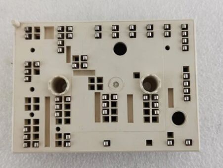35ACC12F4V1 12V 3.5A Транзистор PNP для автомобилей с низким VCE (sat) 250mV Высокий приток тока SOT-223 Пакет AEC-Q101 Квалифицирован для переключения нагрузки и управления двигателем в транспортных средствах