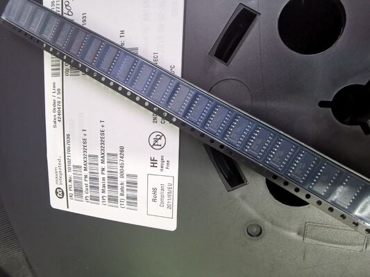 MAX3232ESE+T 3.0V до 5.5V RS-232 Передатчик 2 драйвера/2 Приемники ±15 кВ ESD защита Низкая мощность 250 кбит / с Скорость передачи данных для батарейных и промышленных систем