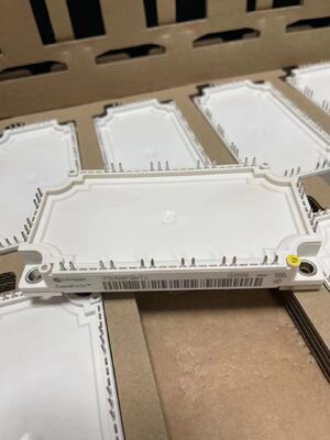 FS150R12KT4 1200V 150A Шесть модулей IGBT низкий VCE (sat) высокая эффективность 10μs короткое замыкание прочность интегрированный NTC компактный EconoPACK + дизайн низкие потери переключения идеально подходит для приводов и UPS