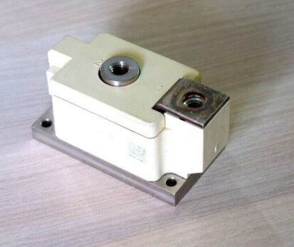 SKKE600/16 1600В 600А Одиночный диодный модуль Ультранизкое прямое падение напряжения 1.5В Высокий импульсный ток 22кА SEMIPACK4 Изолированное основание Отличная теплопередача Высокая надежность Сертификация UL для выпрямителей и сварочного оборудования