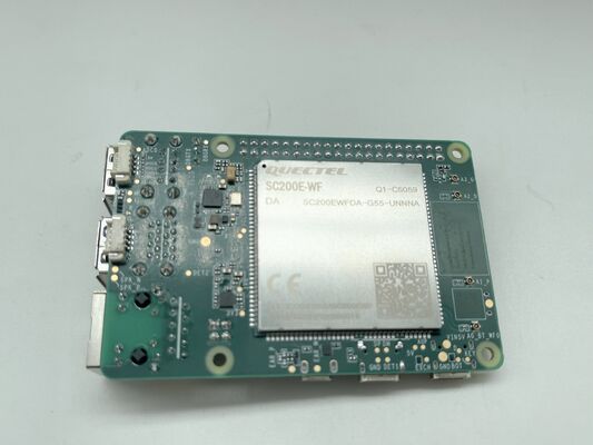 SC200EWFDA-G55-UNNNA SMD алюминиевый электролитический конденсатор 200В, номинальная температура 105°C, низкое сопротивление, долгий срок службы, высокий коэффициент пульсаций, диапазон температур от -40 до +105°C, для силовых устройств и светодиодов
